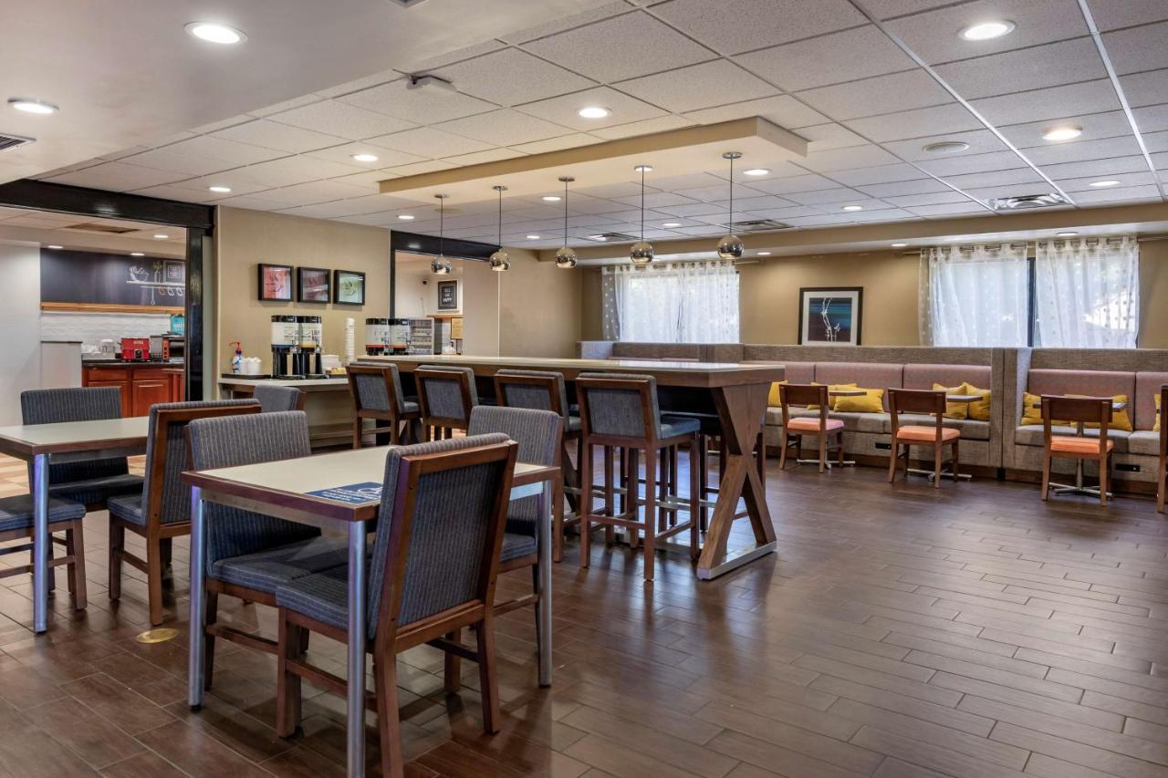 Hampton Inn Norco/Corona Екстер'єр фото