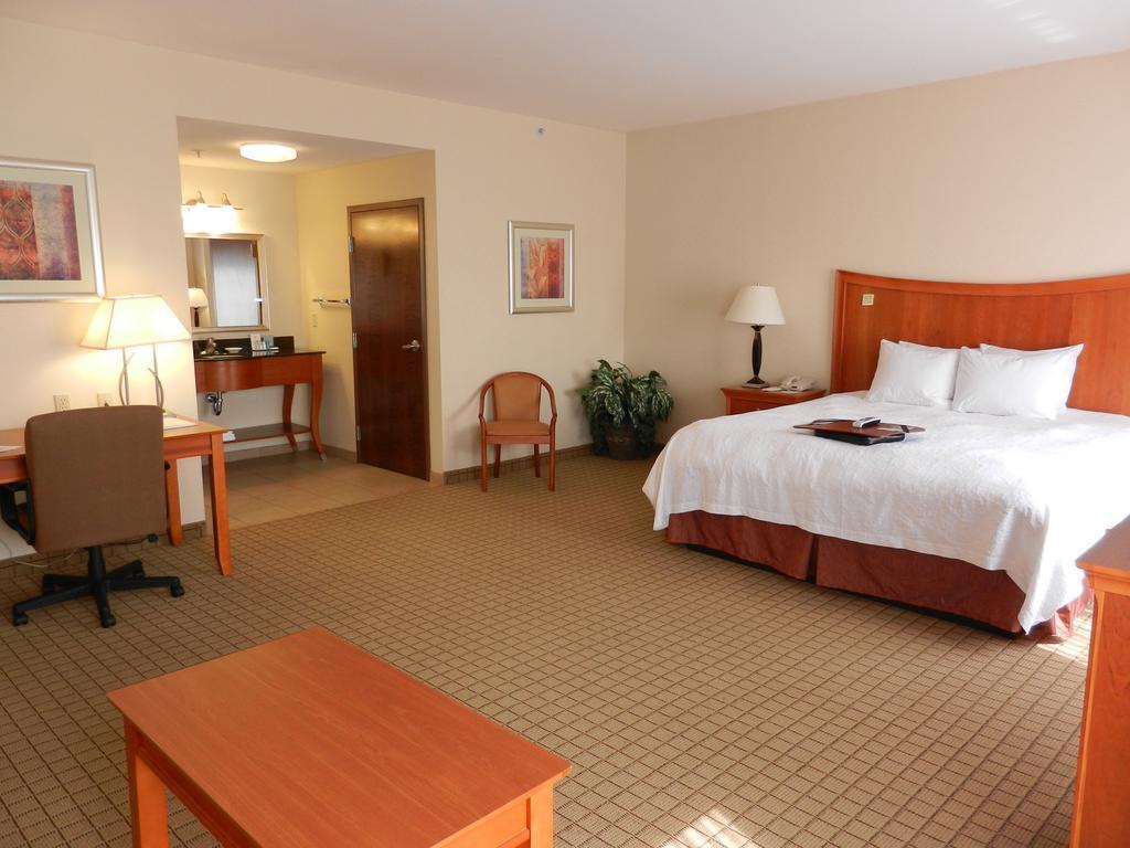 Hampton Inn Norco/Corona Екстер'єр фото